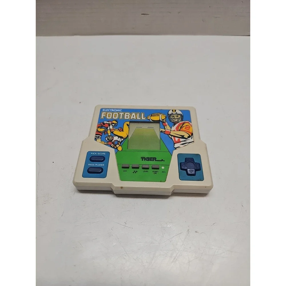 Vintage 80s/90s Electronic Handheld Game Lot-Set‎ of 4
